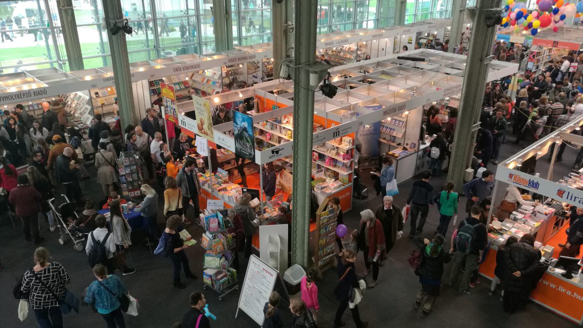 A Budapesti Nemzetközi Könyvfesztivál rengeteg érdeklődőt vonzott.